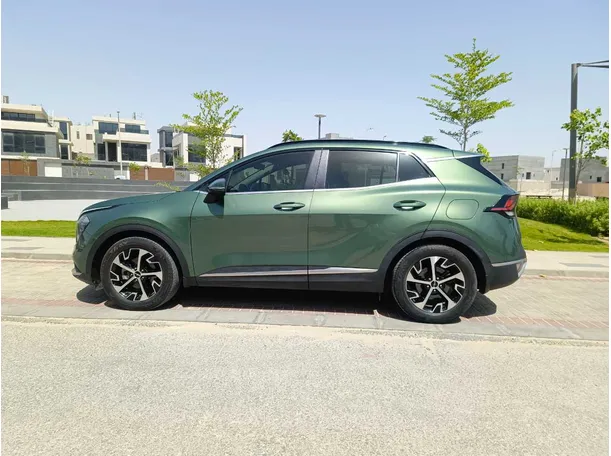 Car image 8