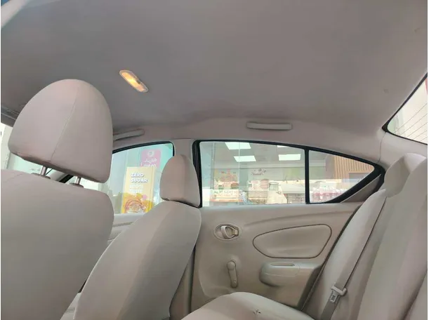 Car image 19