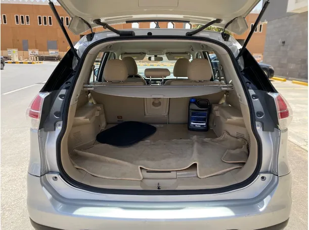 Car image 17