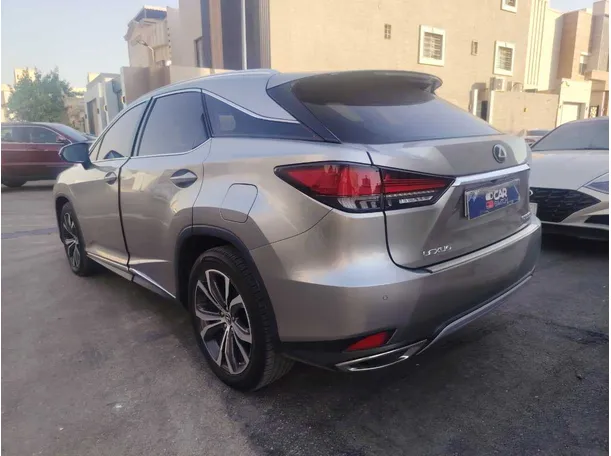 Car image 8