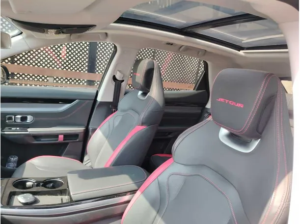 Car image 16