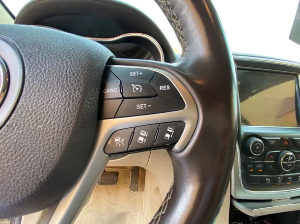 Car image 26