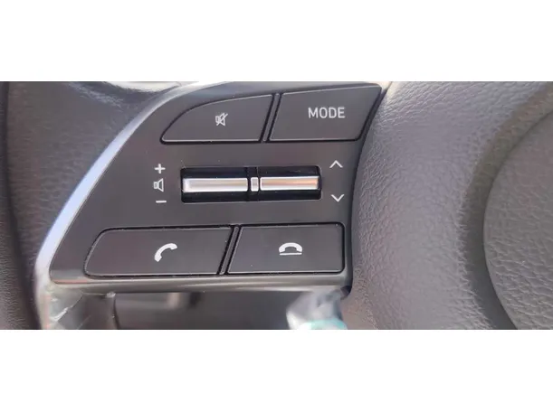 Car image 32