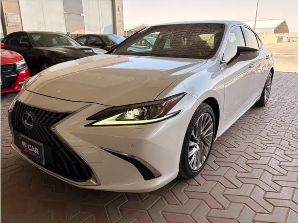 2023 Lexus ES350 in KSA