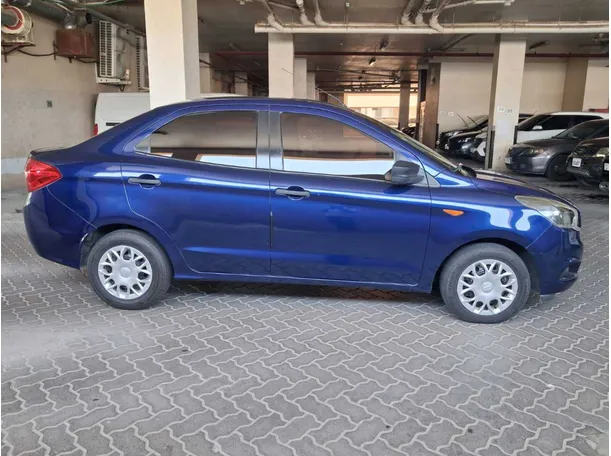 Car image 6