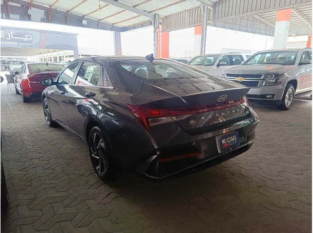 Car image 7