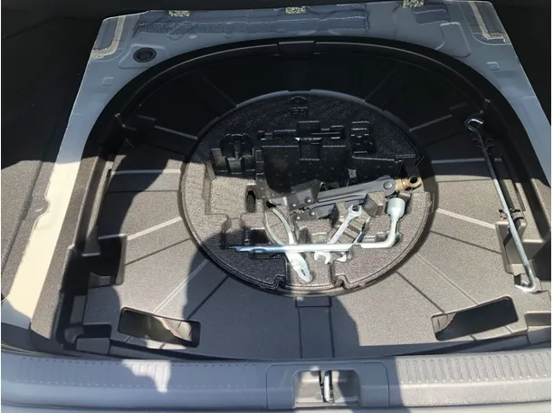 Car image 22