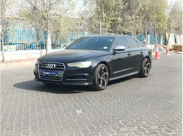 2016 Audi S6 in UAE