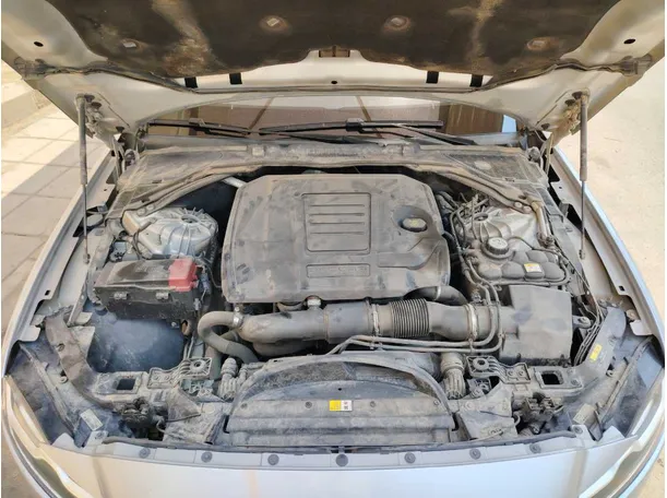 Car image 30