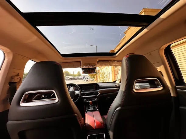 Car image 17