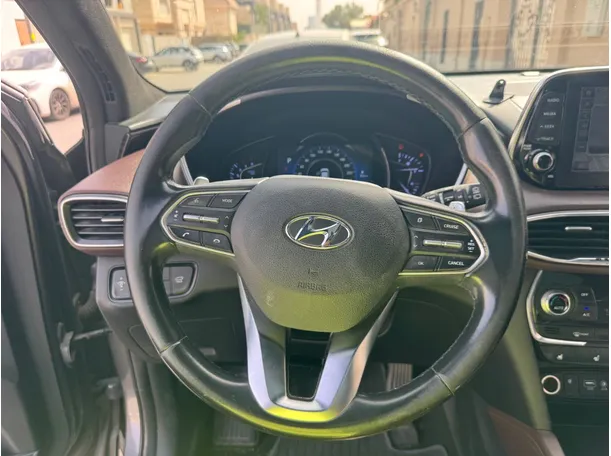 Car image 17