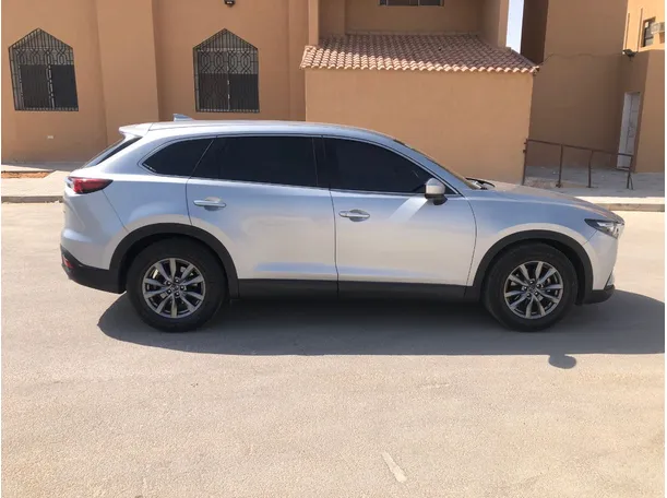Car image 4