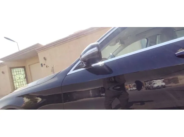 Car image 29