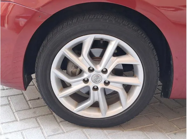 Car image 9