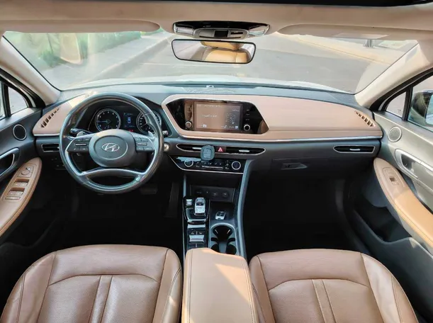 Car image 23