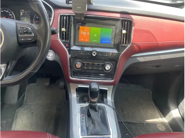 Car image 18