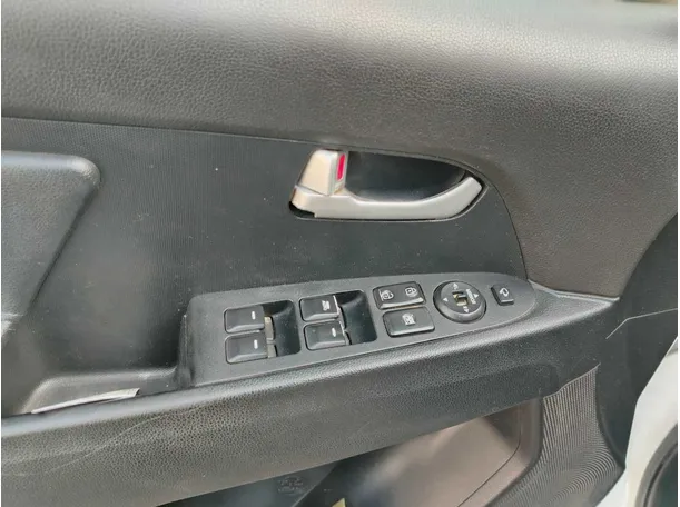 Car image 29