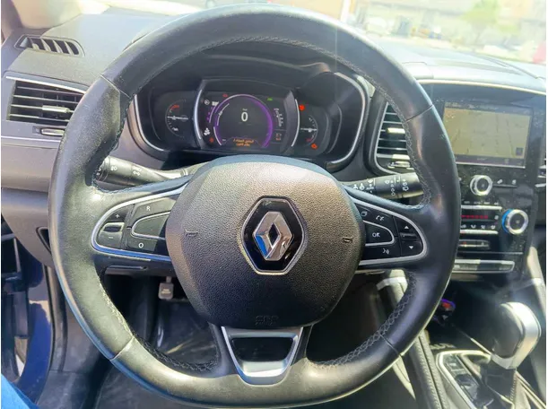 Car image 19