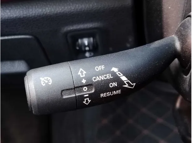 Car image 29