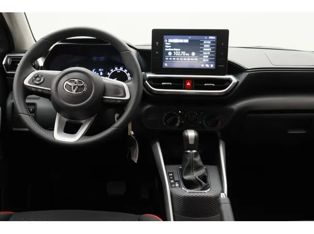 Car image 15