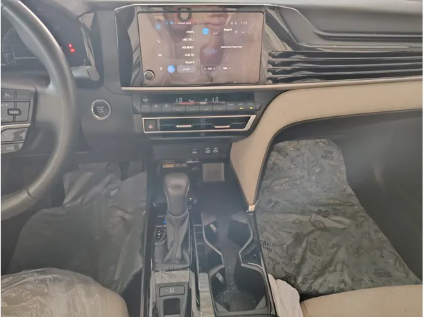 Car image 23