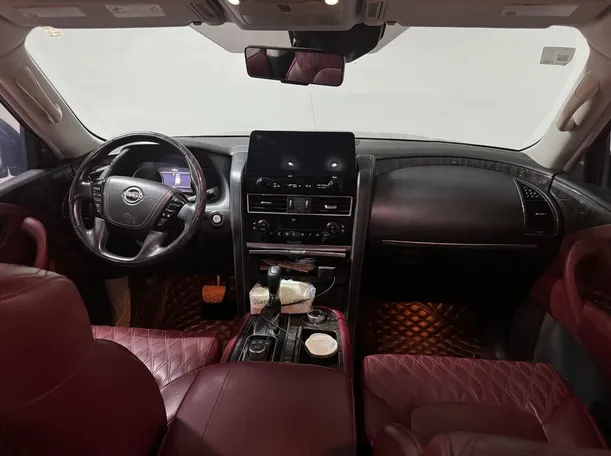 Car image 18
