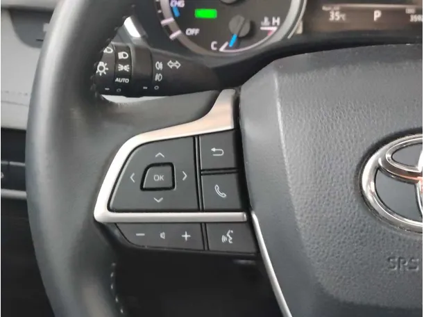 Car image 26