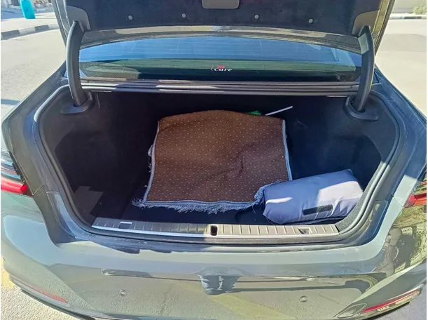 Car image 26