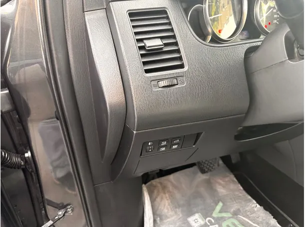 Car image 28