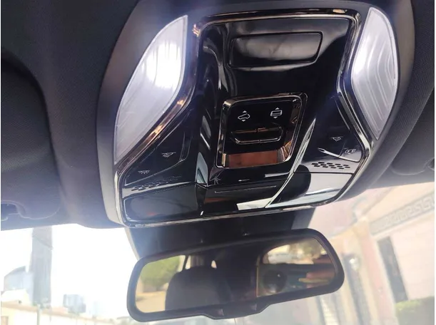 Car image 30