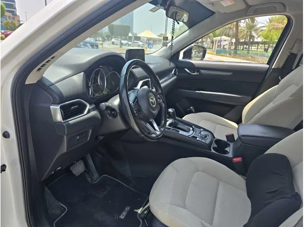 Car image 11