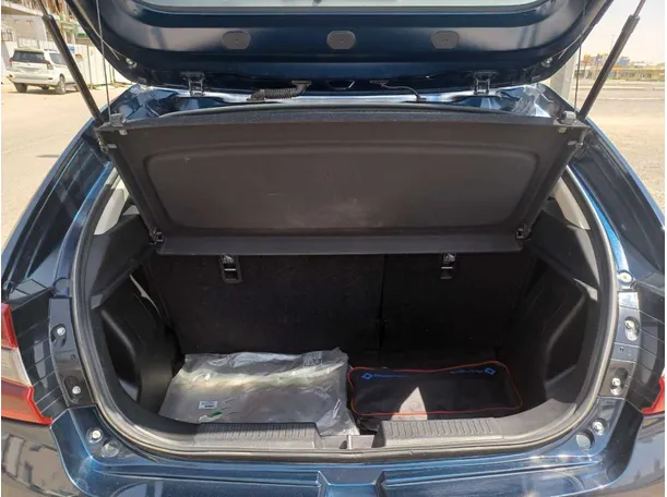 Car image 22