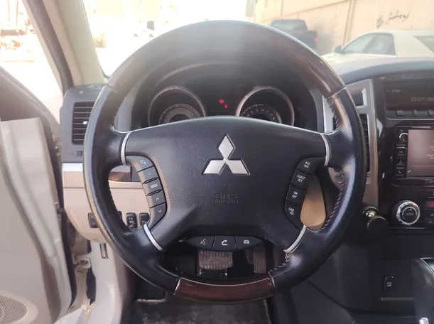 Car image 27
