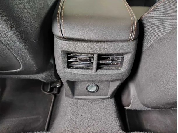 Car image 38