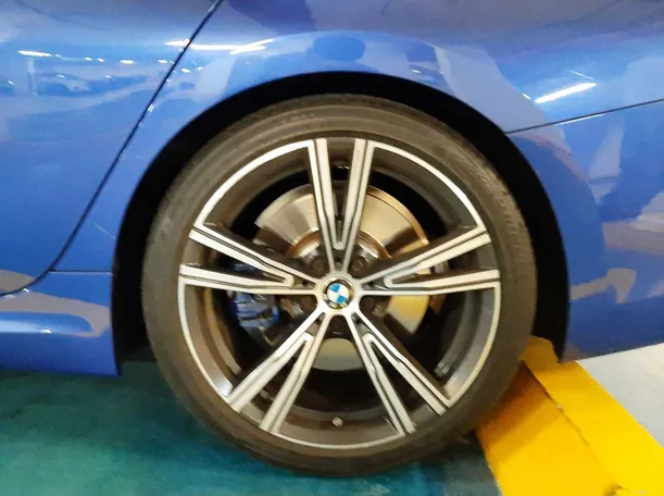 Car image 9