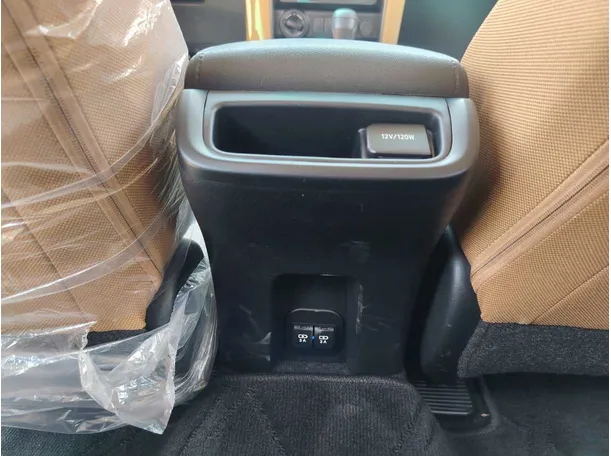 Car image 29