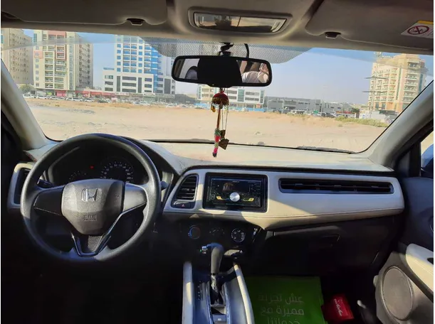 Car image 15