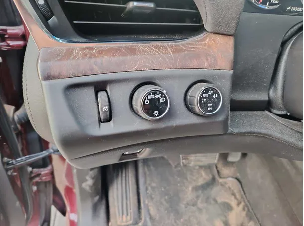 Car image 32