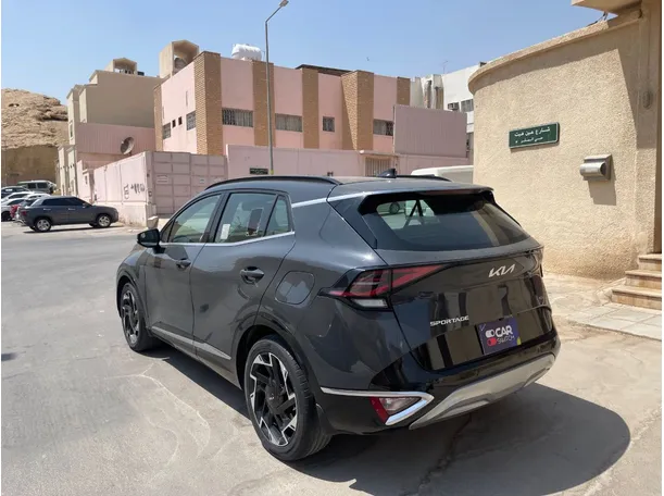 Car image 7
