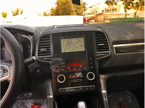 Car image 19