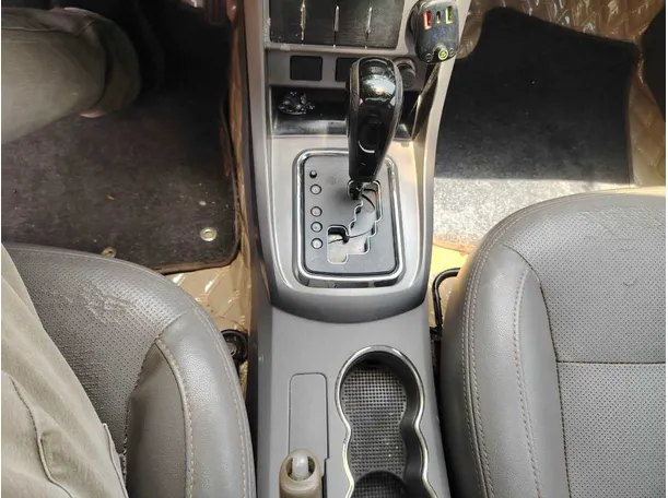 Car image 24