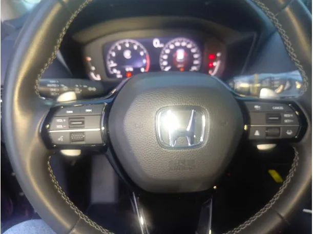 Car image 26