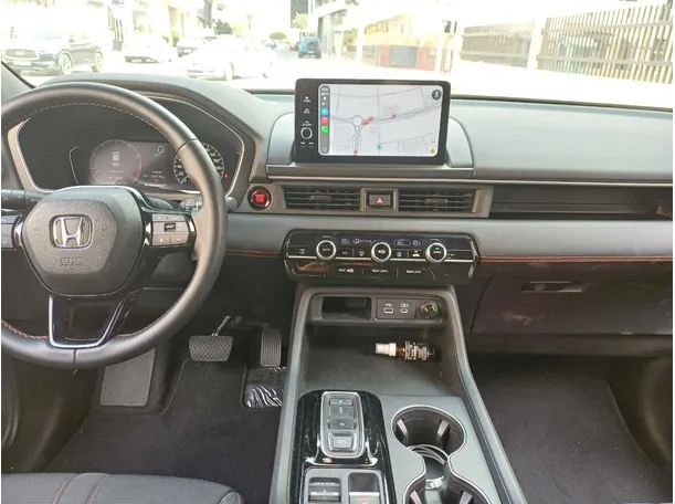 Car image 18