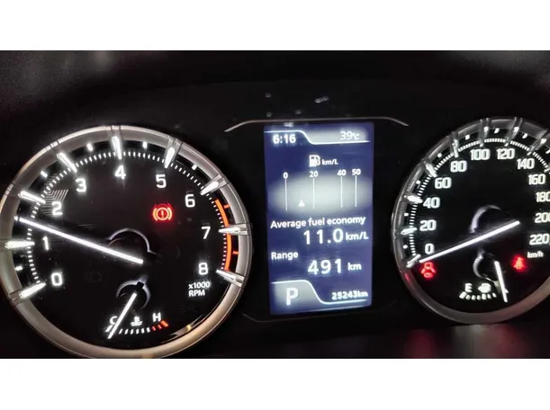 Car image 10