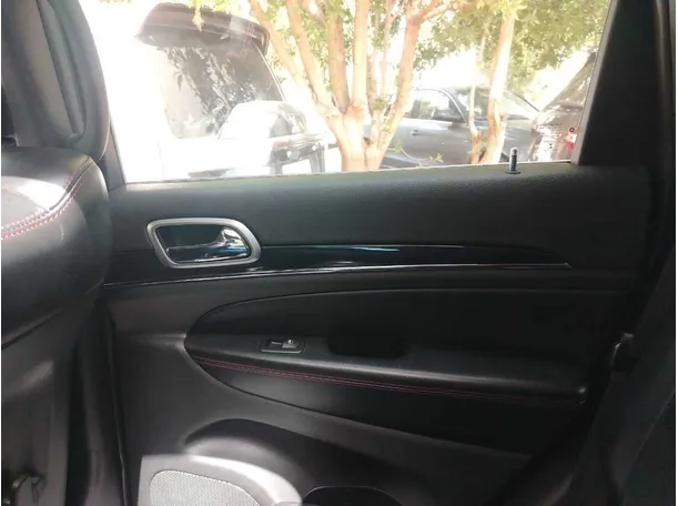 Car image 27