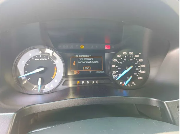Car image 25