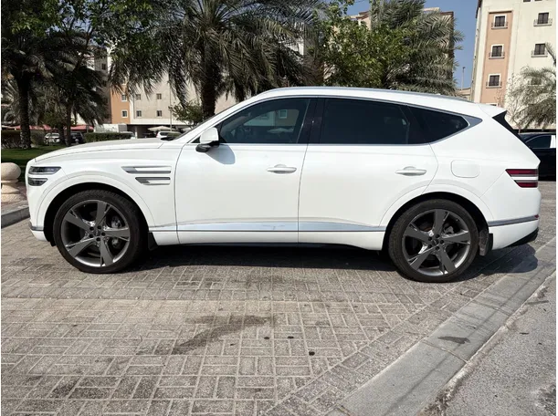 Car image 8