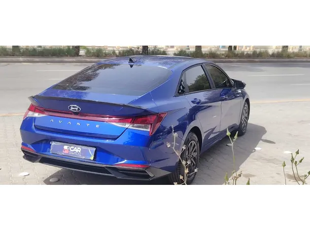 Car image 5