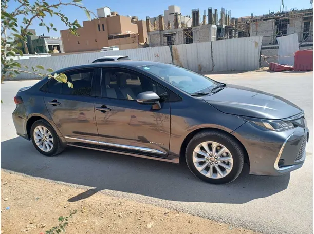 Car image 4