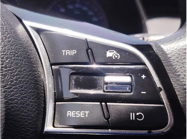 Car image 32